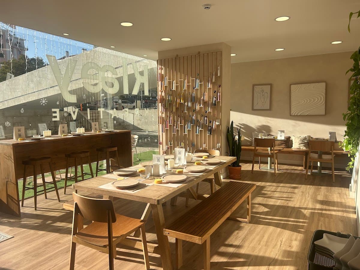 Klaey Kreative - The Pottery Painting studio in Lisbon