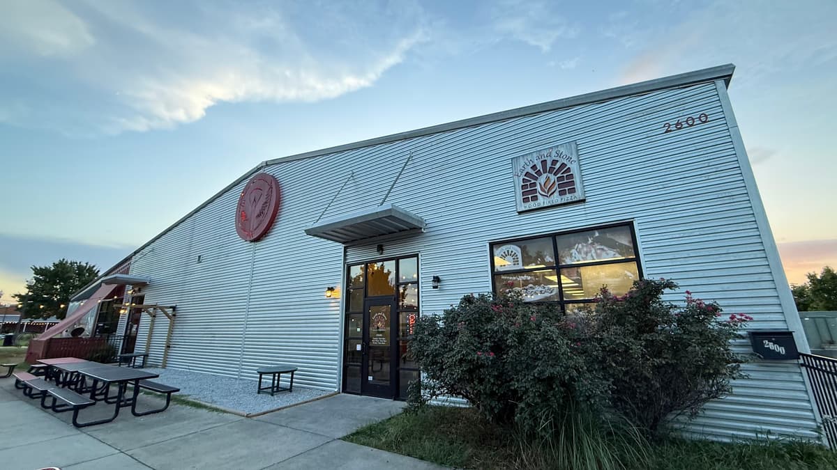 Earth and Stone Wood Fired Pizza — photo 1 of 2