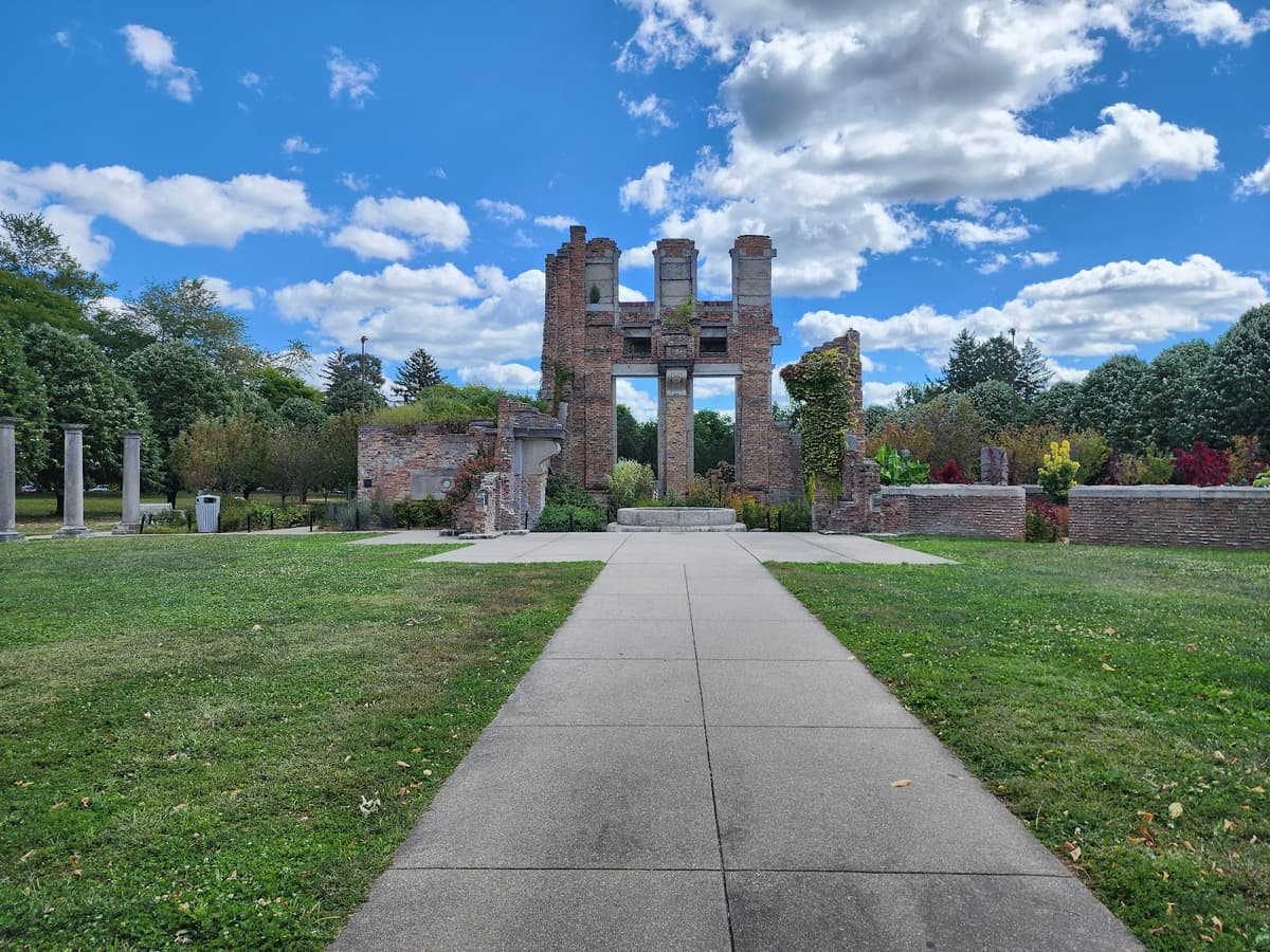 Holliday Park Nature Center