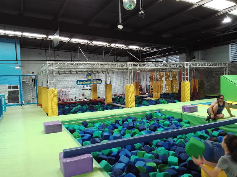 Jump Center - Paseo de las Flores